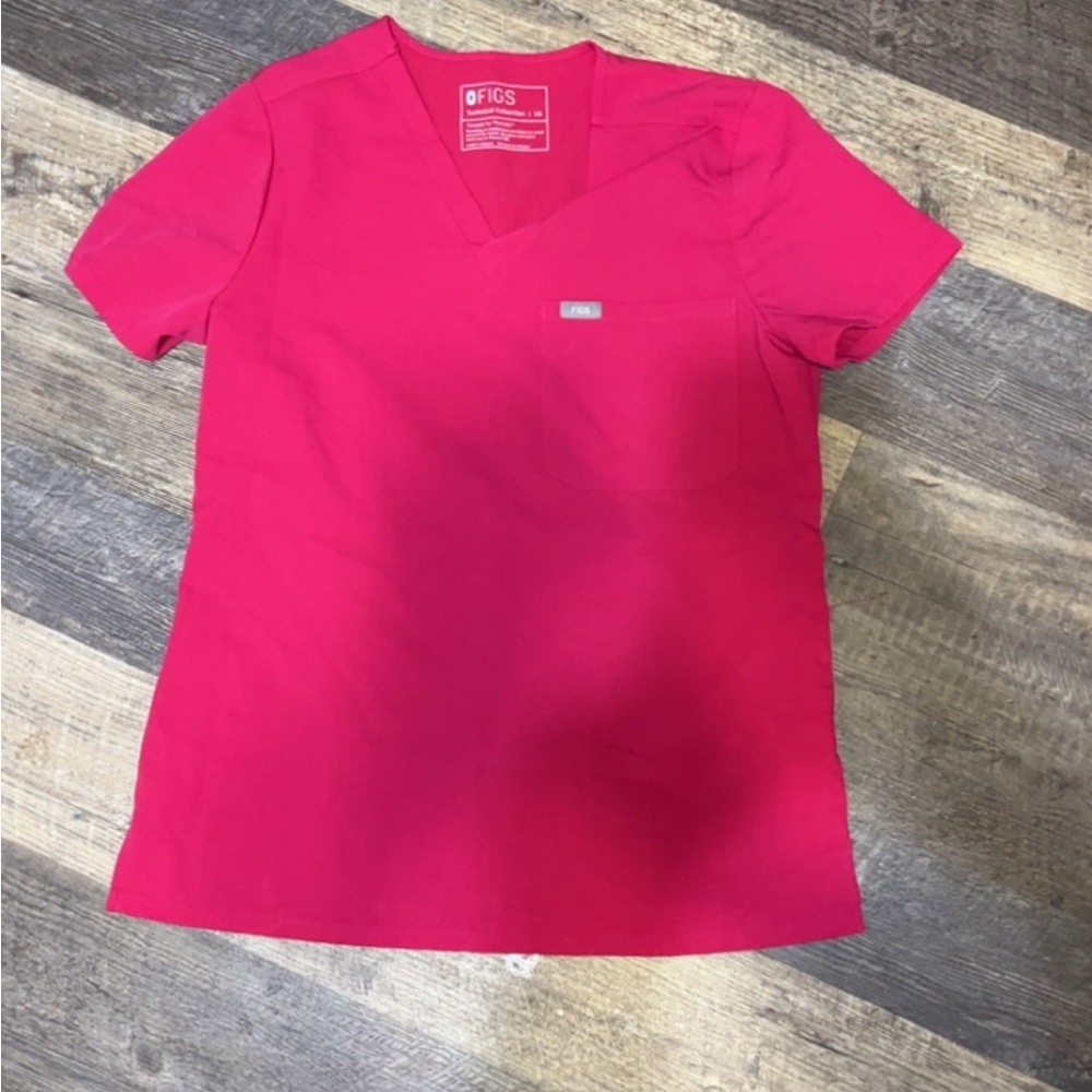 Xs figs scrub top